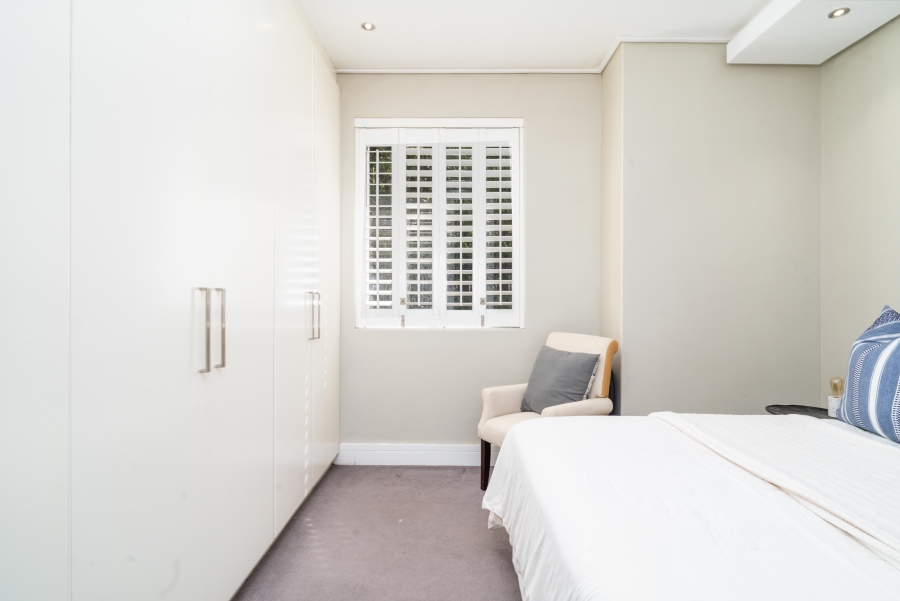 2 Bedroom Property for Sale in Vredehoek Western Cape
